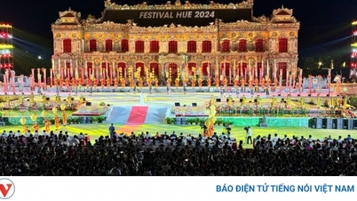 800여 명의 예술가들이 국가 관광의 해인 후에 2025 개막식에 모였습니다.