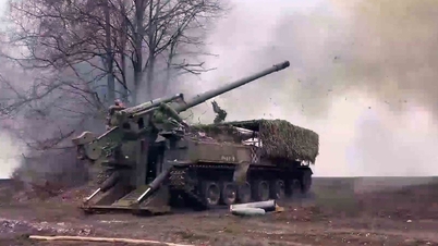 Ukraine conflict 'fighting and negotiating'