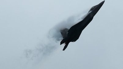 미국, F-22 랩터 전투기 비판