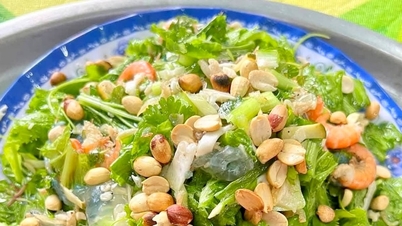 แมงกะพรุนผสมสับปะรดและขนุน