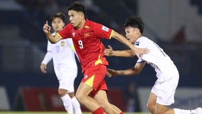 Coach Kim has found the key to upgrading the Vietnamese team's midfield, so happy!