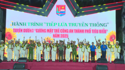 สานต่อประเพณี: ยกย่องเยาวชนดีเด่น 30 คนของตำรวจนครโฮจิมินห์