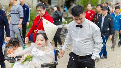 'Cuối cùng cũng đón được cô ấy'