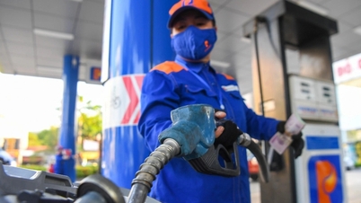 Gasoline prices continue to decrease, some types decrease by nearly 700 VND/liter