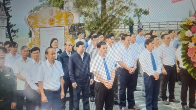 Lãnh đạo huyện Đại Lộc tổ chức viếng hương nhân kỷ niệm 50 năm giải phóng quê hương