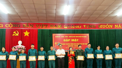 Pác Nặm gặp mặt kỷ niệm 90 năm Ngày truyền thống Dân quân tự vệ