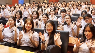 ប្រធានសាកលវិទ្យាល័យនិយាយថាពាក្យស្លោក 'ផ្តោតលើសិស្ស' គឺទទេ