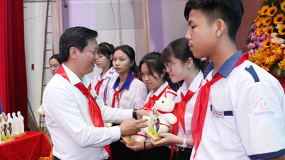 Gặp gỡ giữa lãnh đạo tỉnh với thiếu nhi tham dự Đại hội Cháu ngoan Bác Hồ