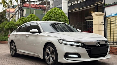 Chủ xe công khai rao bán Honda Accord đâm đụng rẻ cả trăm triệu