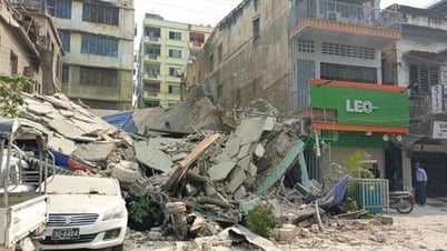 Al menos 1.000 personas murieron y más de 2.300 resultaron heridas.