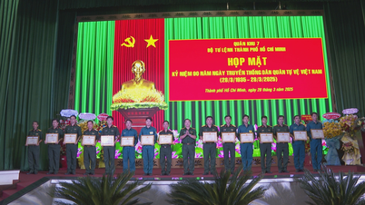 ទីក្រុងហូជីមិញប្រារព្ធខួបលើកទី 90 នៃទិវាយោធាវៀតណាម និងទិវាប្រពៃណីកងកម្លាំងស្វ័យការពារ