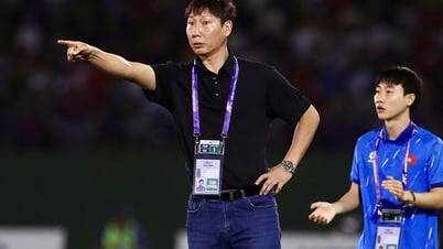 Khi nào HLV Kim Sang-sik nắm đội tuyển U.22 Việt Nam?