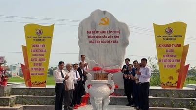 พิธีเปิดเสาหินที่ทำเครื่องหมายสถานที่ก่อตั้งหน่วยพรรคแห่งแรกของเดียนบาน