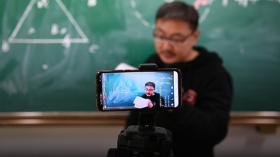Giáo viên mất trắng sau khi đóng “phí kết nối học sinh”