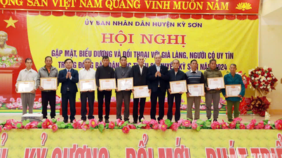 Phát huy vai trò của người có uy tín ở địa bàn biên giới