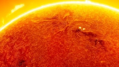 Может ли Солнце достичь двойного солнечного максимума и взорваться в июле?