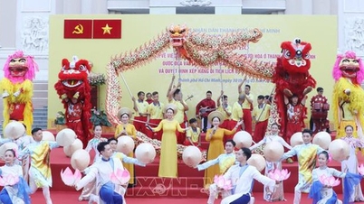ទីក្រុងហូជីមិញ៖ រួមចំណែកនាំយកសិល្បៈរបាំតោវៀតណាម ឈរស្មាជាមួយមិត្តអន្តរជាតិ