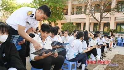 Tuyên truyền biển, đảo và thu hút nguồn nhân lực xây dựng lực lượng hải quân