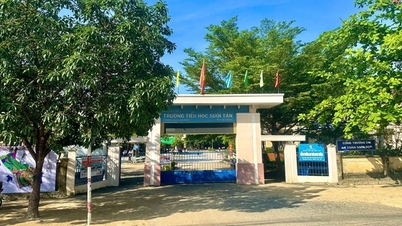 បរិច្ចាគ 'ដោយស្ម័គ្រចិត្ត' យ៉ាងហោចណាស់ 100,000 ដុង ដើម្បីជួសជុលបរិវេណសាលា