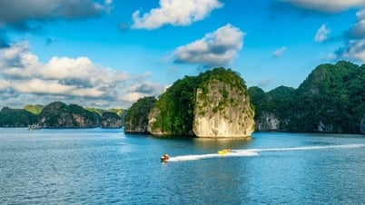 Come to Cat Ba in the summer to see the world's largest Jetski fireworks show