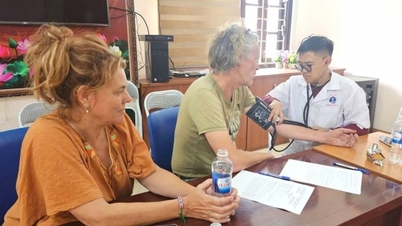 Dutch tourist found lost while climbing Fansipan peak