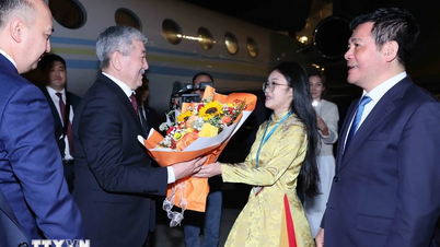 Prime Minister of the Republic of Kyrgyzstan arrives in Hanoi, starting official visit to Vietnam