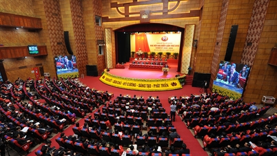 បញ្ឈប់​សមាជ​គណបក្ស​មូលដ្ឋាន