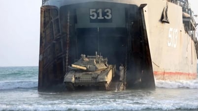 Iran unveils new weapons, preparing for a turbulent 2025