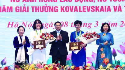 Thủ tướng gặp mặt các nữ Anh hùng, nhà khoa học nữ