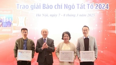 Economic & Urban Newspaper won the C prize for "Beautiful Newspaper Cover"
