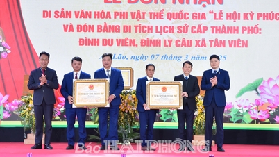 Receiving the National Intangible Cultural Heritage Ky Phuc Festival