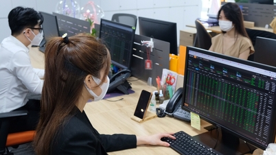 Chứng khoán bứt phá, nhiều người tiếc nuối vì lỡ nhịp