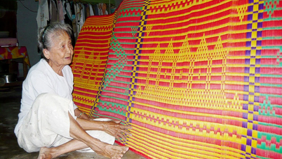 Nghề làm chiếu Cà Hom đón nhận danh hiệu Di sản văn hóa phi vật thể