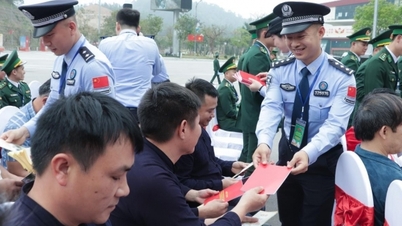 Sĩ quan, cán bộ trẻ Việt - Trung cùng xây dựng biên giới hòa bình, ổn định
