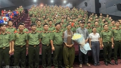 Gen Z đi xem phim chiến tranh 'Địa đạo'