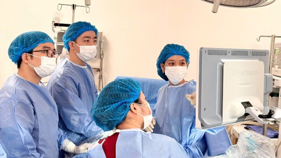 Lần đầu tiên đặt shunt dẫn lưu bàng quang cho thai nhi