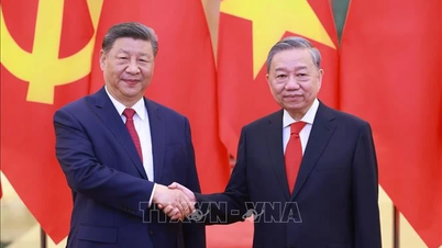 General Secretary To Lam holds talks with General Secretary and President of China Xi Jinping