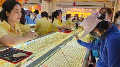 Giá vàng hôm nay 14-4: Vừa mở cửa, vàng miếng SJC đã lập đỉnh mới