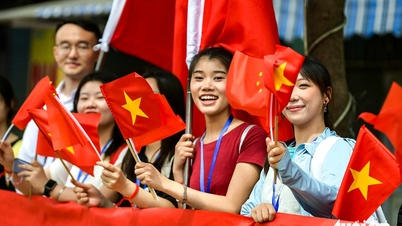 Đón Tổng Bí thư, Chủ tịch nước Trung Quốc Tập Cận Bình đến Hà Nội, thăm Việt Nam