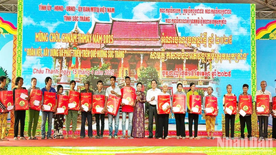 Celebrating the traditional Chol Chnam Thmay New Year of the Khmer people