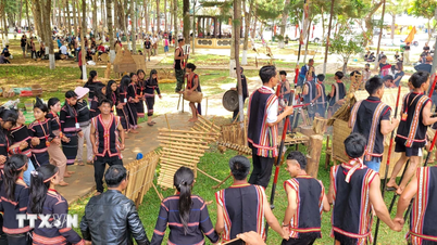 Projet de documents du XIVe Congrès national : La culture est l'âme, l'éducation est la clé du développement