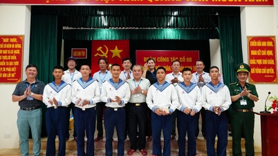Đoàn công tác số 8 hoàn thành chuyến thăm Trường Sa và Nhà giàn DK1