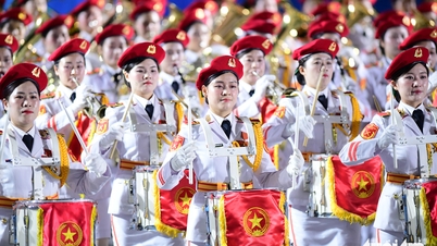Synthesis of parade and march training, directly commanded by the Minister of National Defense and Public Security