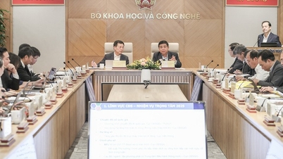 รองนายกรัฐมนตรีเหงียนชีดุงทำงานร่วมกับกระทรวงวิทยาศาสตร์และเทคโนโลยี