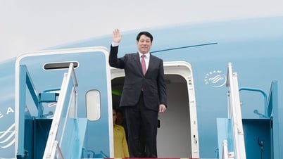 Luong Cuong 대통령이 라오스를 방문했습니다.