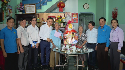 Ho Chi Minh City leaders visit officers and soldiers participating in the HCM campaign