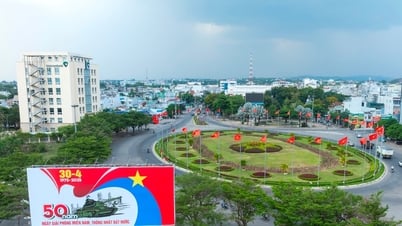 Thành phố Kon Tum rực rỡ cờ hoa chào mừng 50 năm Ngày giải phóng miền Nam, thống nhất đất nước