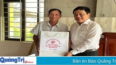 Phó Trưởng đoàn ĐBQH tỉnh Hoàng Đức Thắng thăm các gia đình chính sách