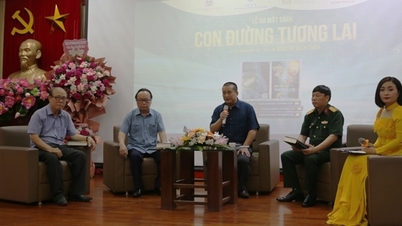 Launch of the book "The Road to the Future" by researcher and writer Nguyen Xuan Tuan