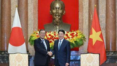 Präsident Luong Cuong empfängt den japanischen Premierminister Ishiba Shigeru